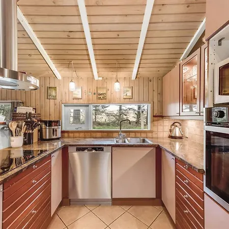 Sunneva - 1km From The Sea By Interhome 度假居 *